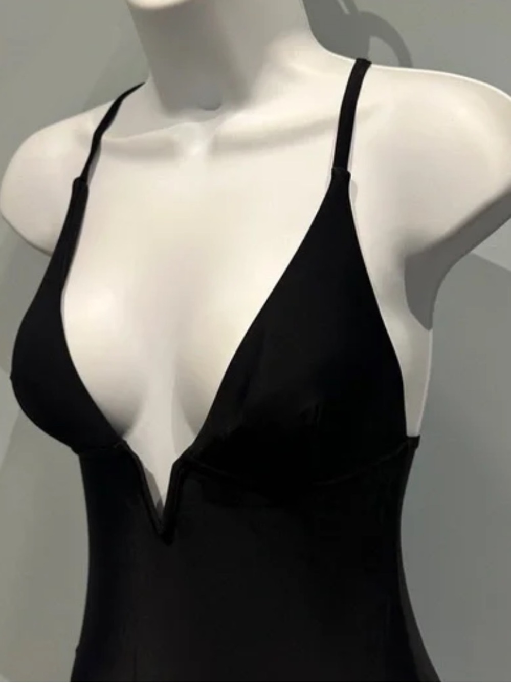 Cupshe Elegant Black Plunge V Crossback Onepiece Bathing Suit Black XS New - Picture 7 of 12